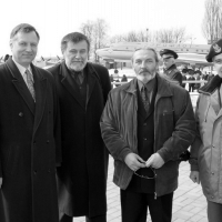 Атташе по культуре Войцех Чайка (с бородой)